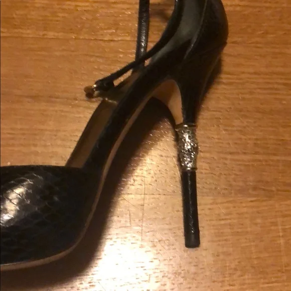 Gucci heels size 36.5 🩷host pick🩷 - Picture 4 of 16